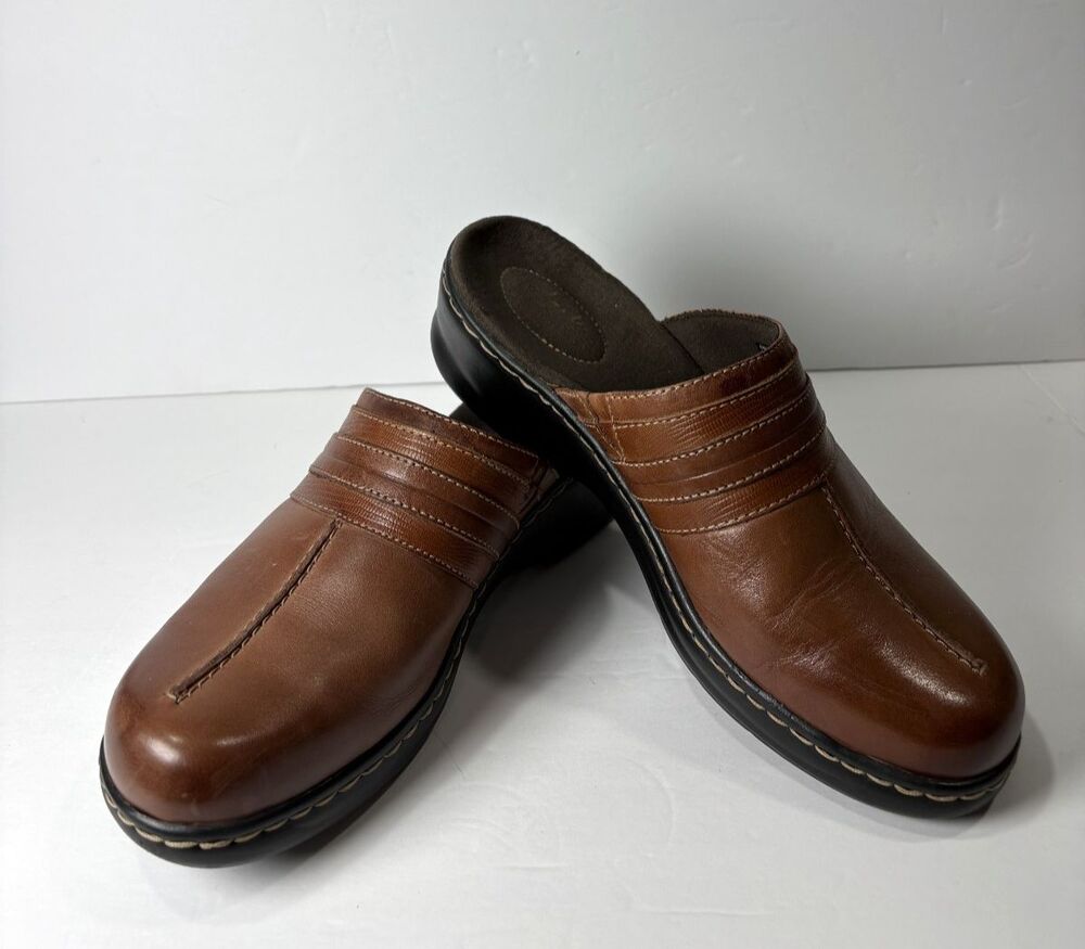 Clarks Collection Women's Brown Leather Comfort Mules Clogs Slip-On Shoes Sz 7.5